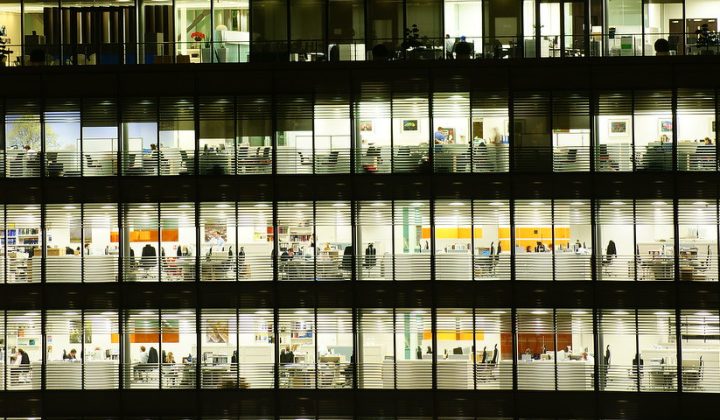 Integrating Trust and Transparency in Architectural Project Management