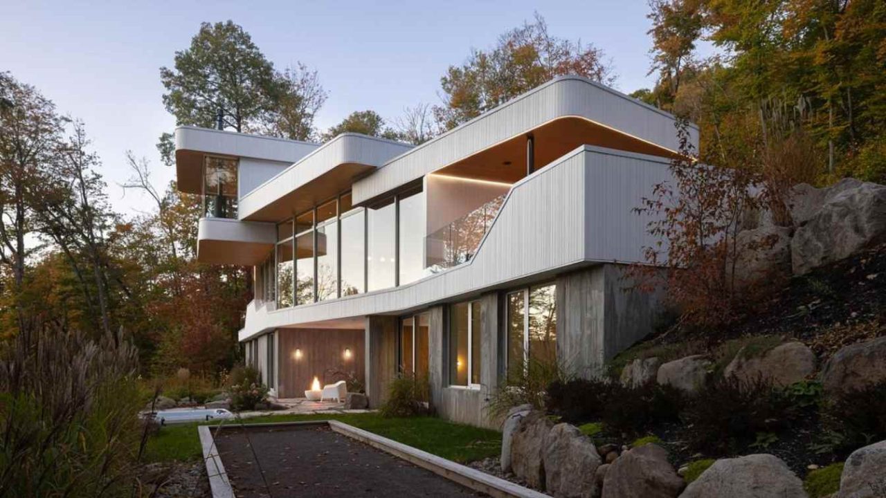 The Albatross Residence: MU Architecture Designs a Lakeside Retreat in Canada’s Laurentians