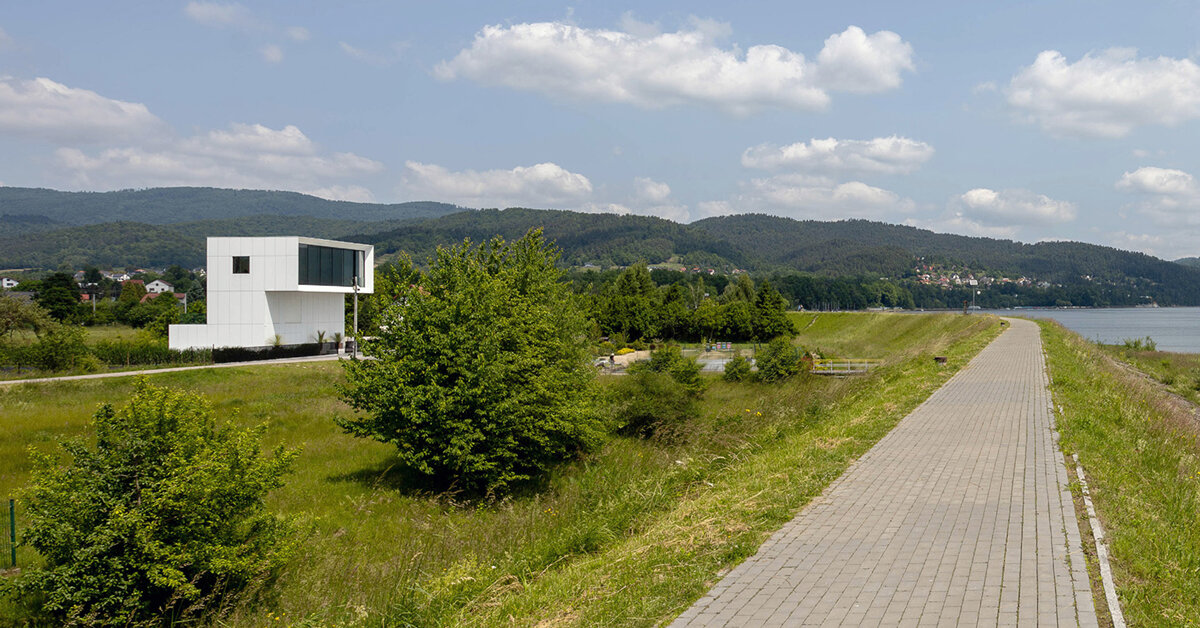 Periscope House in Poland Offers Lake Views Above Embankment Obstruction