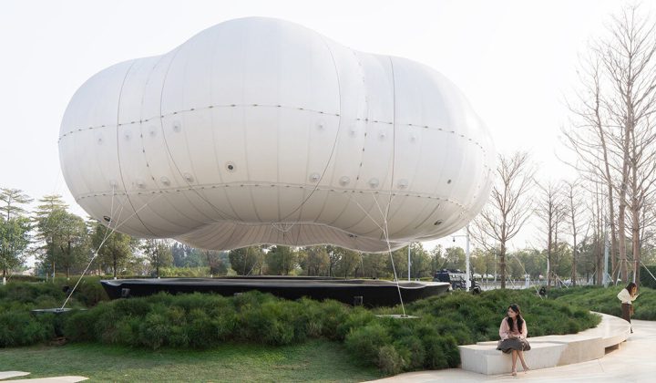PILLS unveils ethereal cloud-like installation above Dongguan’s MIXC VILLAGE