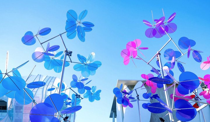 Vincent Leroy’s Kinetic ‘Point Cloud’ Installation Transforms Beijing Plaza