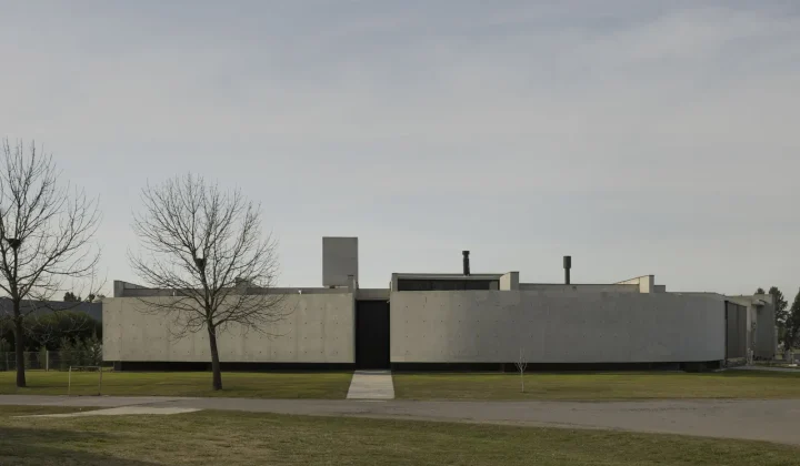 Casa Alba II: Além Arquitectura Crafts Private Retreat in Canning