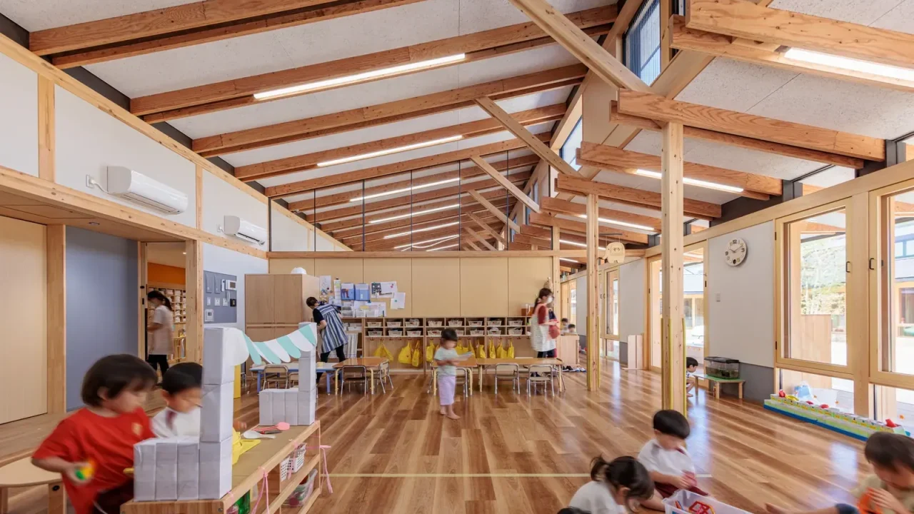 Nikken Sekkei Reconstructs Kurashiki Central Hospital’s Nursery School, Harmonizing with Local Streetscape