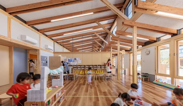 Nikken Sekkei Reconstructs Kurashiki Central Hospital’s Nursery School, Harmonizing with Local Streetscape