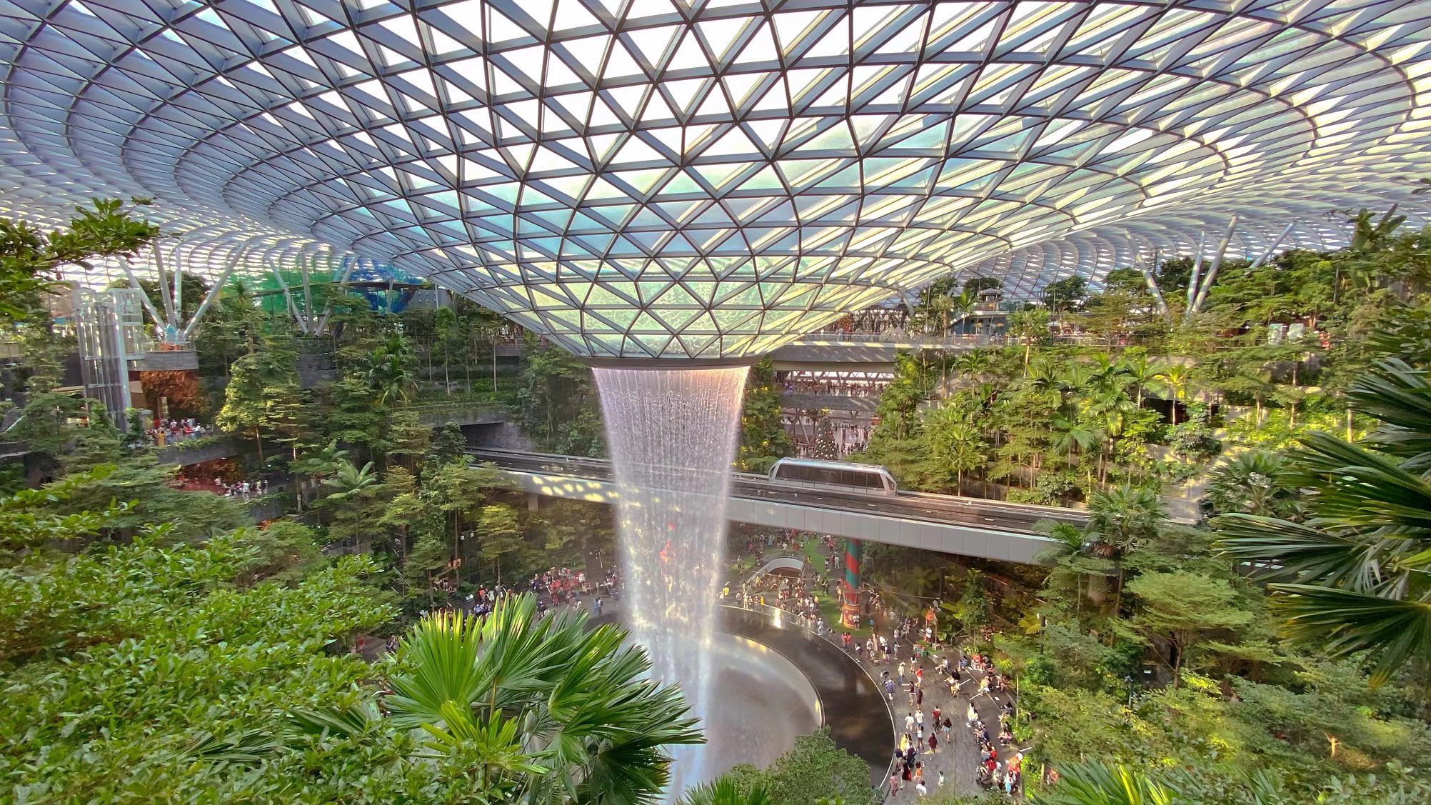 Cubierta del libro "Jardín Contemporáneo" de Phaidon, mostrando un paisaje de jardín vibrante y diverso.
