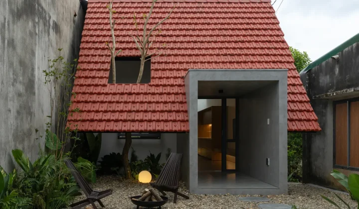 Nam Da House: A Minimalist Residence Adapts to Challenging Site Conditions in Vietnam