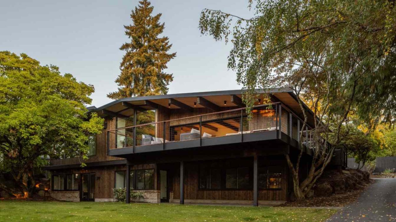 Island Crest Renovation Preserves Midcentury Charm on Mercer Island