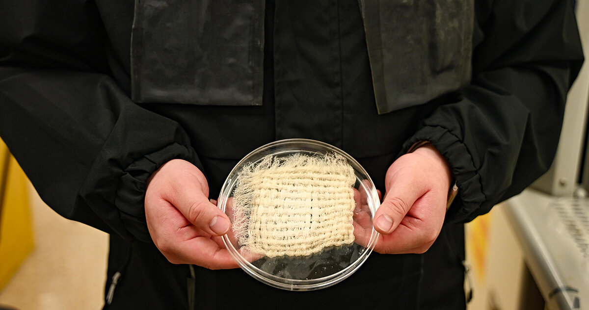 UT Austin Researchers Unveil Water-Harvesting Jacket