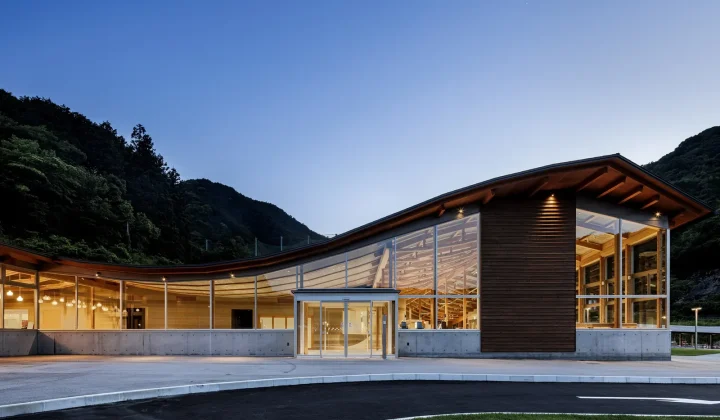 Makino’s Roadside Station Honors Botanical Pioneer in Sakawa