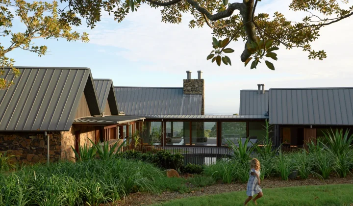 Saddleback Mountain House Integrates Landscape Through Robust Design