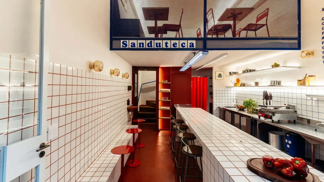 Sanduteca – Sandwich Library: A Didactic Interior by Estúdio Cajalima in São Paulo