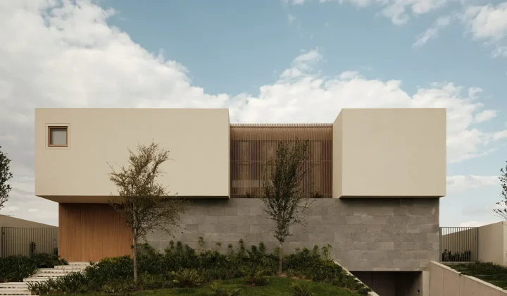 0studio Arquitectura Unveils PR House, Centered on a Courtyard Design