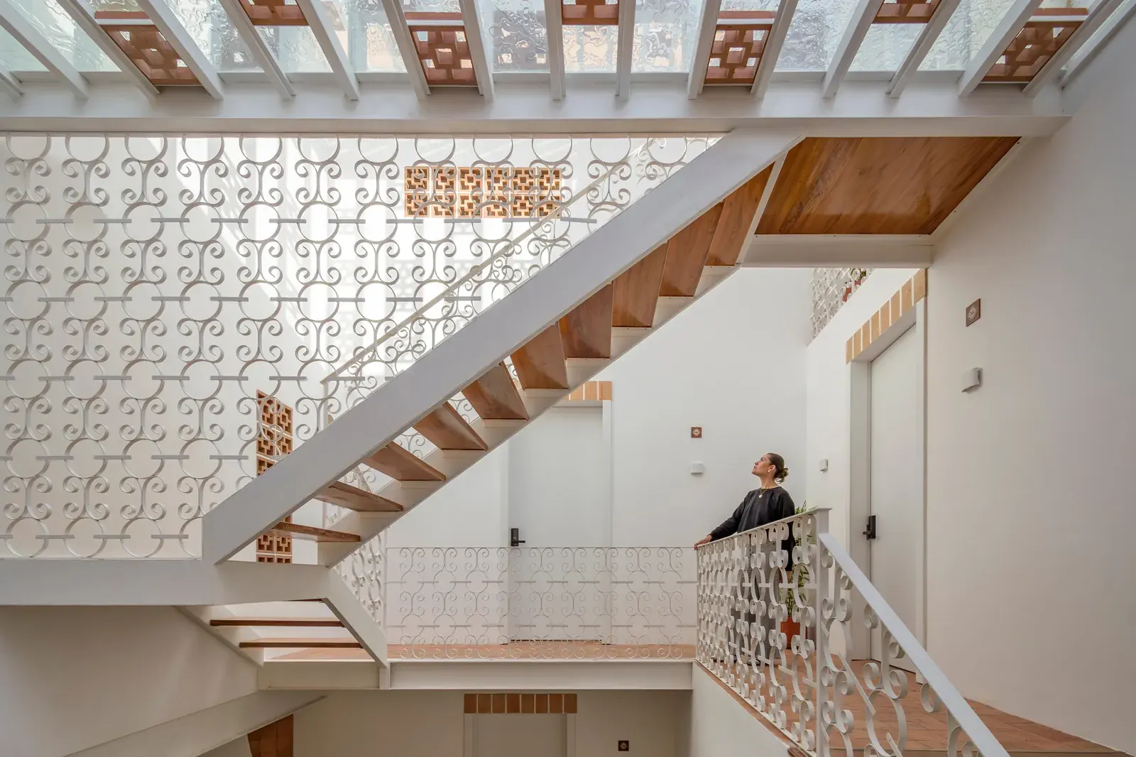 Sabina I House by Atempo Arquitectura, Cuenca – refurbished residential complex with brick exterior