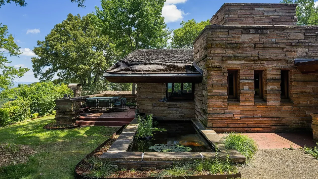 Frank Lloyd Wright’s Shavin House in Tennessee Lists for First Time in 70 Years