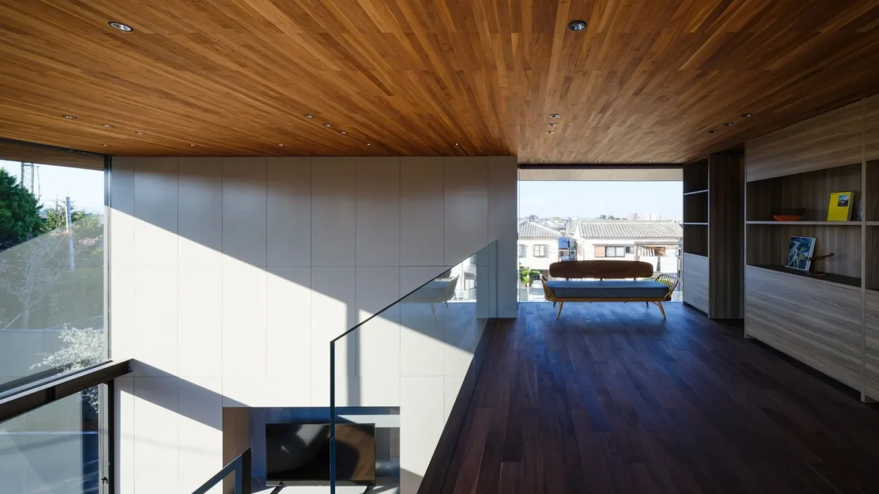 Drama and Minimalism Meet in This Osaka House: Apollo Architects’ ‘Moment’