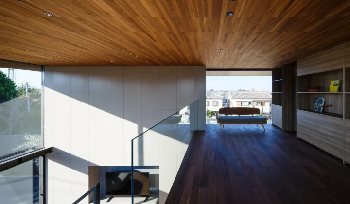 Drama and Minimalism Meet in This Osaka House: Apollo Architects’ ‘Moment’