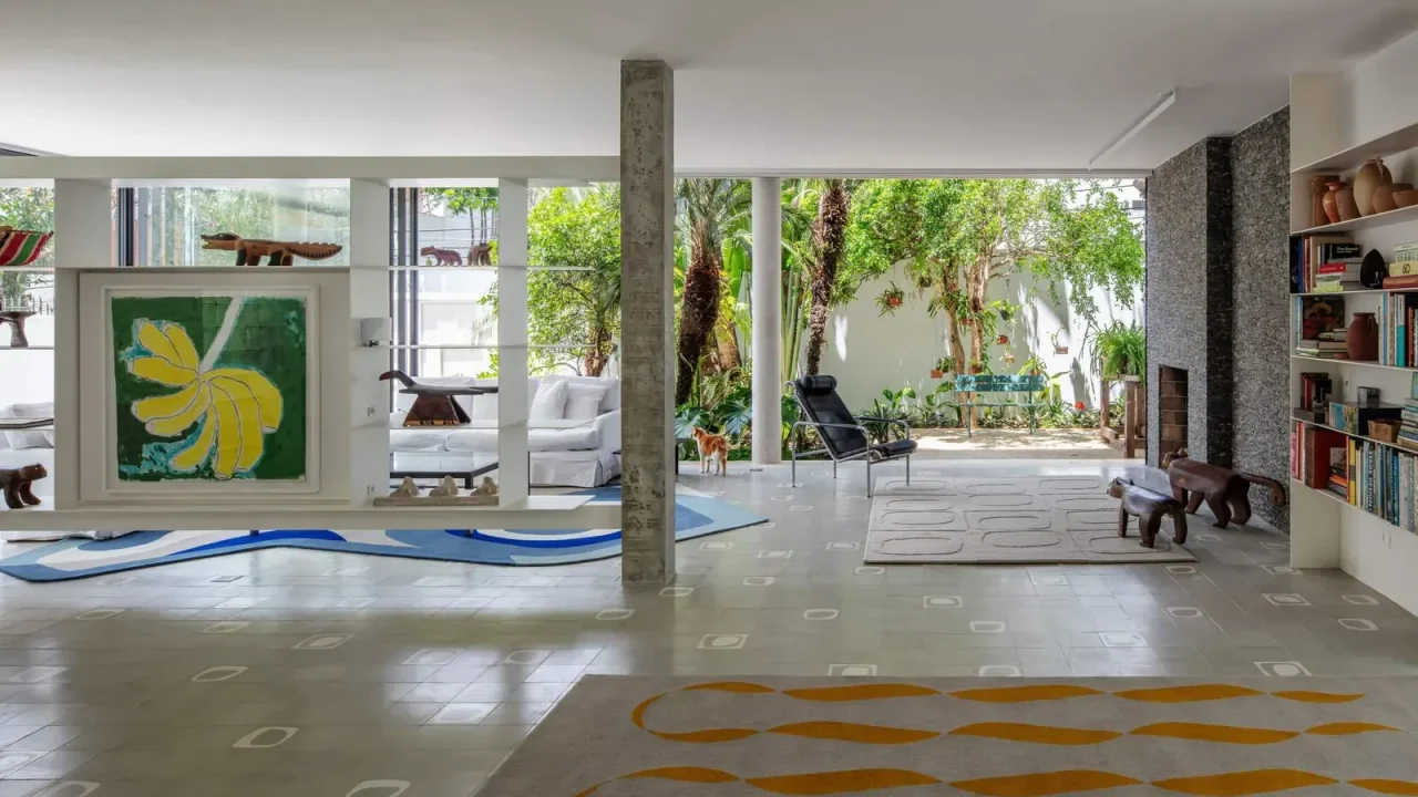 Muxarabi House: A Mid-Century Masterpiece Reimagined for Modern Living