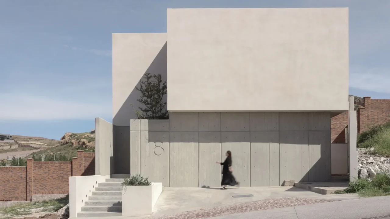 House Dieciocho by Pereda Han Estudio Reimagines Courtyard Living