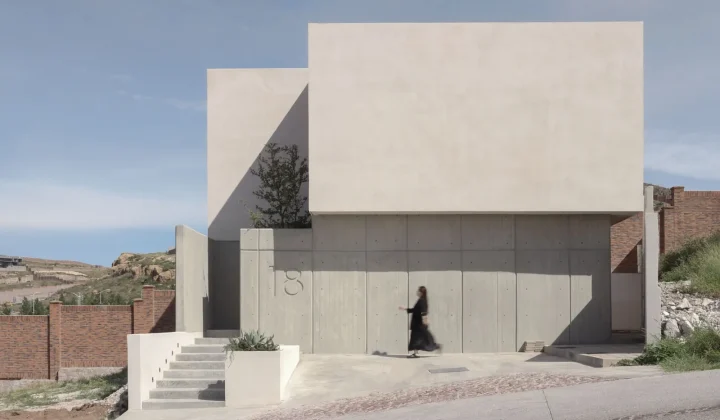 House Dieciocho by Pereda Han Estudio Reimagines Courtyard Living