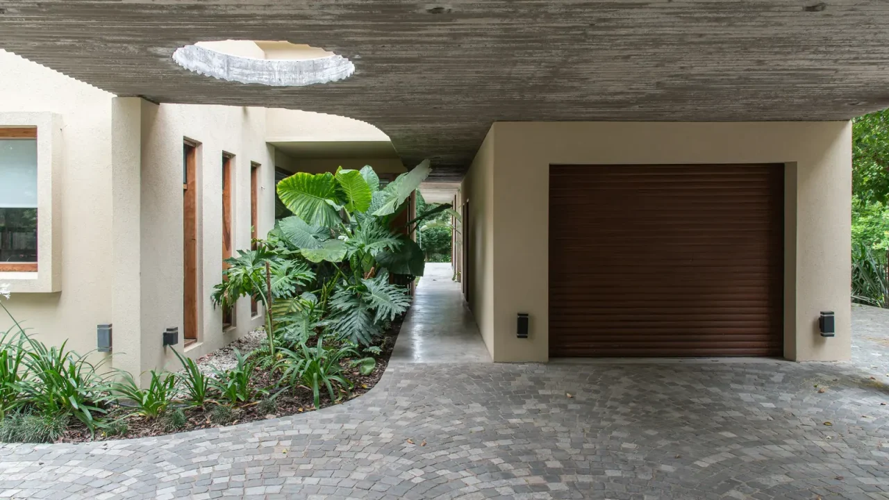 FIR Estudio Designs Leloir Studio Pavilion as a Distinctive Residential Extension in Buenos Aires