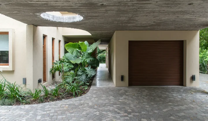 FIR Estudio Designs Leloir Studio Pavilion as a Distinctive Residential Extension in Buenos Aires