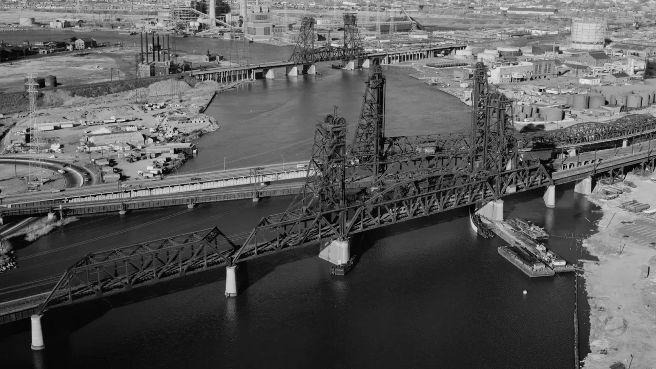 First Floating Pool Prototype Nears Completion in New York’s East River