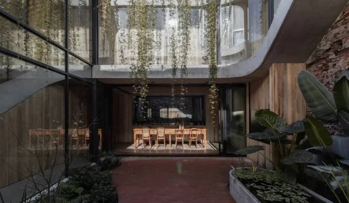 Rivera Paradise House Integrates Historic Urban Fabric with Contemporary Design