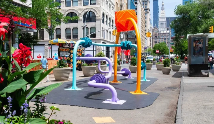 Interactive “Bead Maze” Installation Brings Playful Design to Union Square