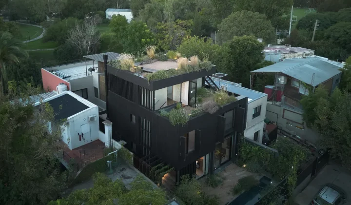 Ábode arq Completes House in San Isidro Focused on Architecture-Landscape Integration
