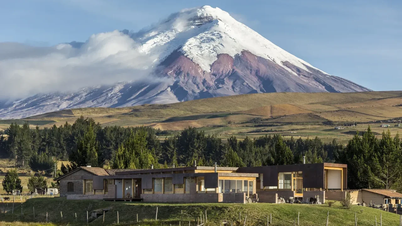 Altitude’s Influence on Andean Architecture: Navigating Diverse Climates