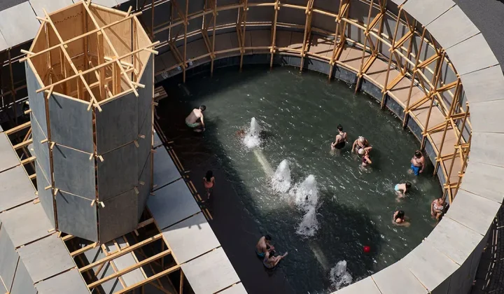 How Urban Architecture and Public Space Shape the Right to Rest in Modern Cities