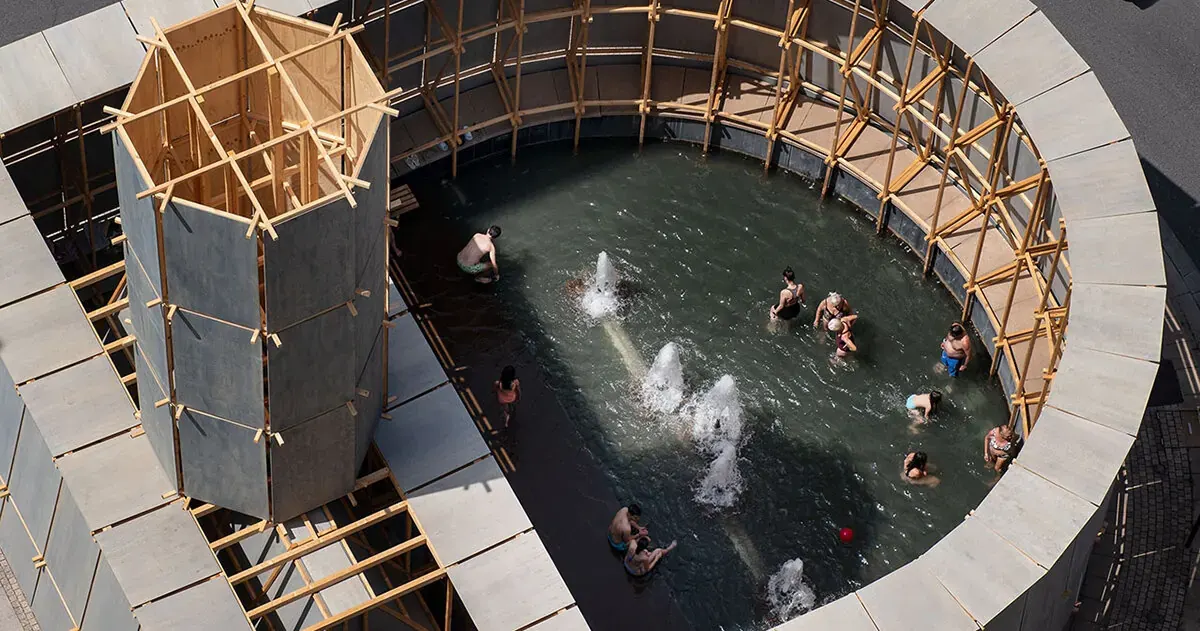 How Urban Architecture and Public Space Shape the Right to Rest in Modern Cities
