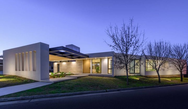 MZ Arquitectos Designs Casa LC, a Sculptural Residence Navigating Site Complexities in Córdoba, Argentina