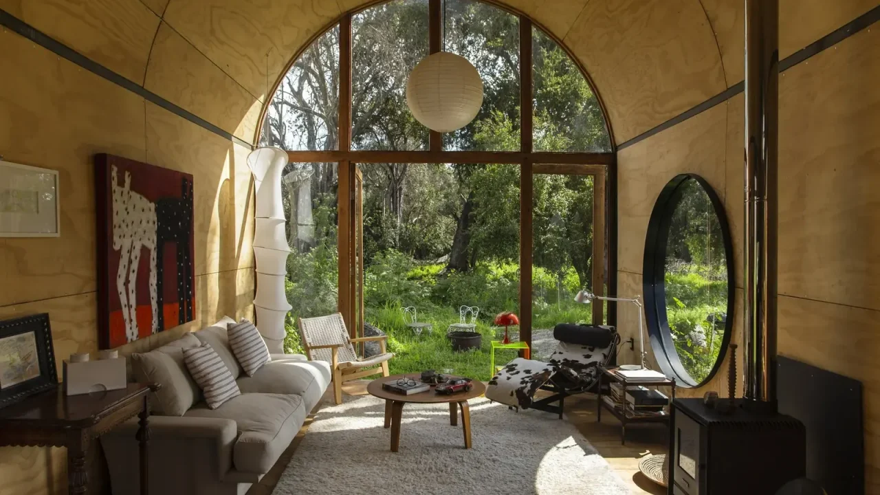 Catalejo: A Chilean House Woven Around Four 300-Year-Old Trees