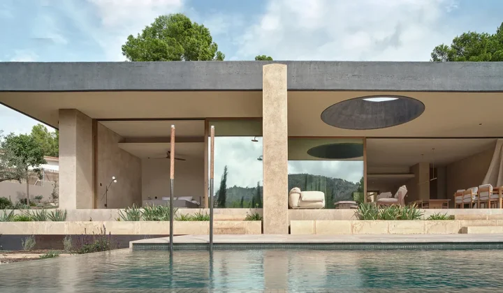 OHLAB’s Casa Oculo in Palma Uses a Roof Aperture to Control Sun and Shade
