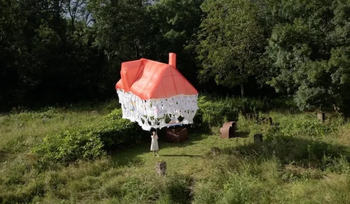 Jisoo Yoo’s ‘Dream House’ Floats on Collective Wishes