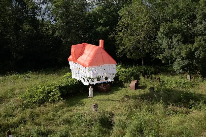Jisoo Yoo’s ‘Dream House’ Floats on Collective Wishes