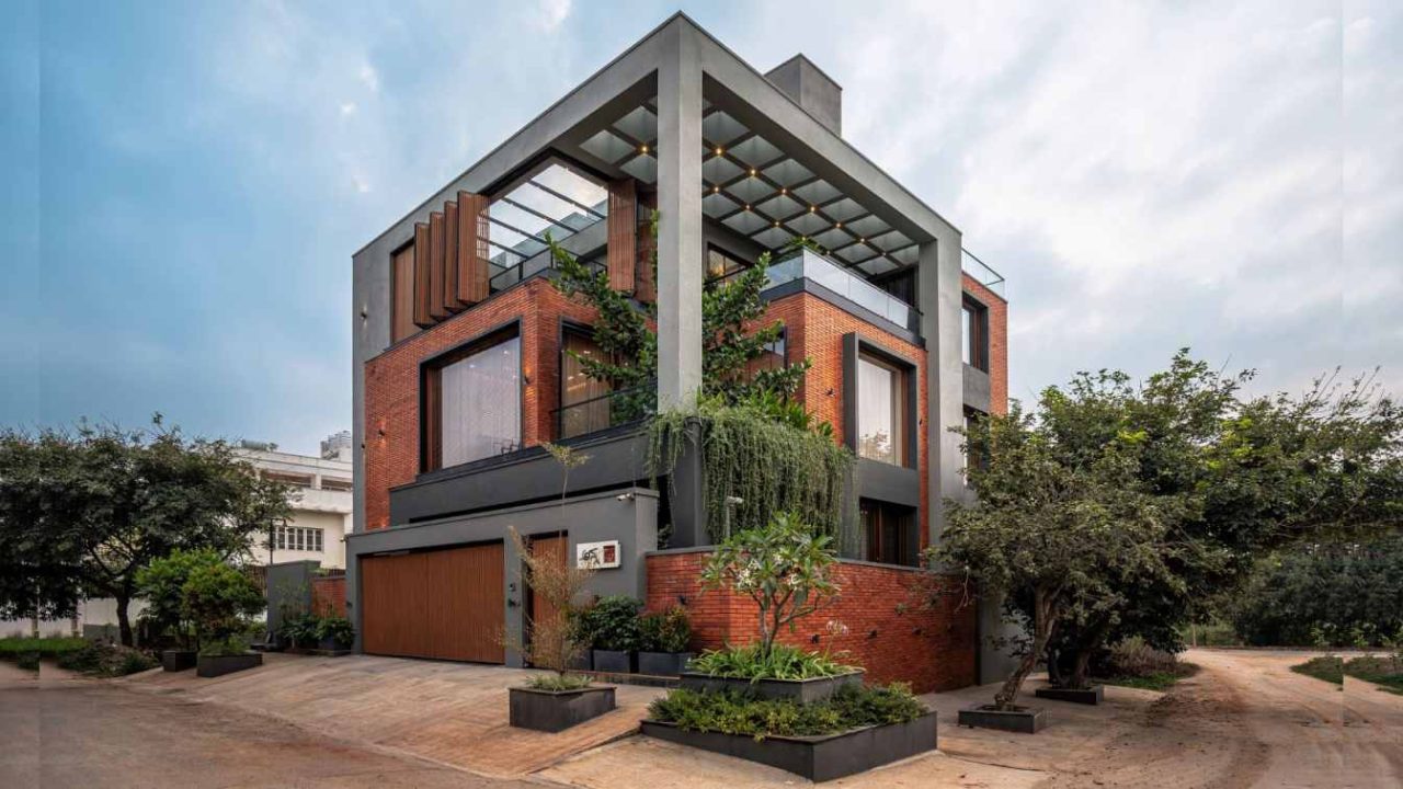 Redwall Design Studio Unveils House of the Framed Atrium in Bengaluru, India