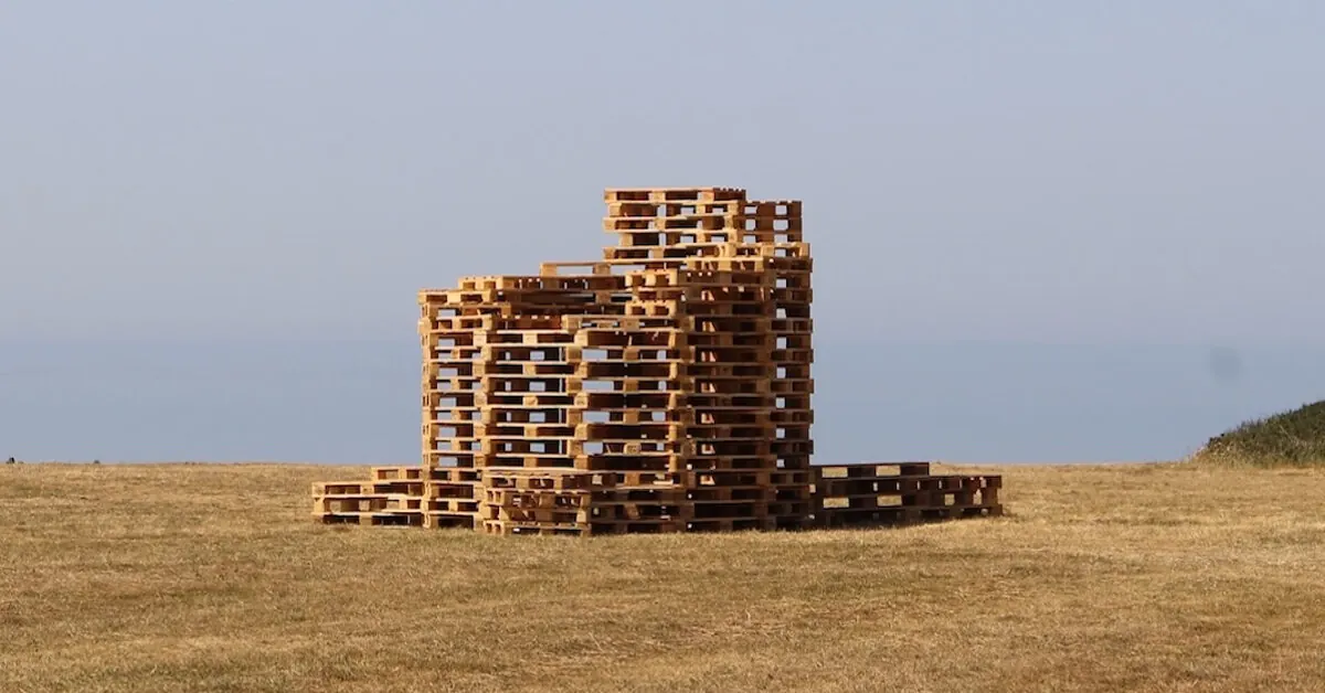 Jakob+MacFarlane Crafts Contemplative Refuge from Reclaimed Pallets on Normandy Coast