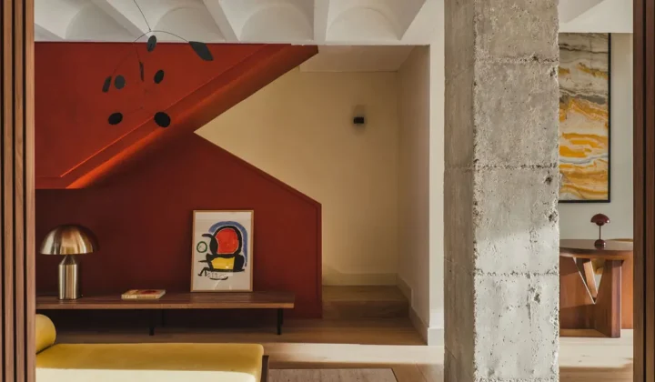 LOBB Studio Renovates Ground-Floor Duplex in Josep Lluís Sert’s Brutalist Barcelona Complex