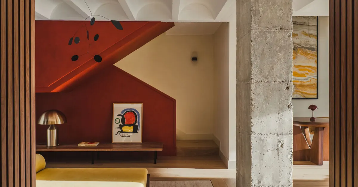 LOBB Studio Renovates Ground-Floor Duplex in Josep Lluís Sert’s Brutalist Barcelona Complex
