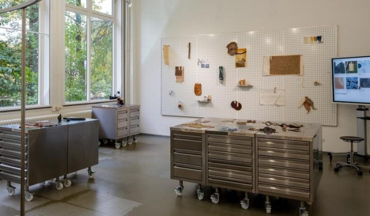 Digital Archive Catalogs Sustainable Materials from Mycelium to Algae for Creative Practices