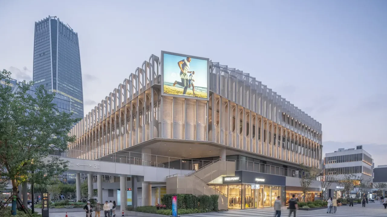 HCCH Studio Revitalizes Shanghai’s West Bund with Dream Center Project