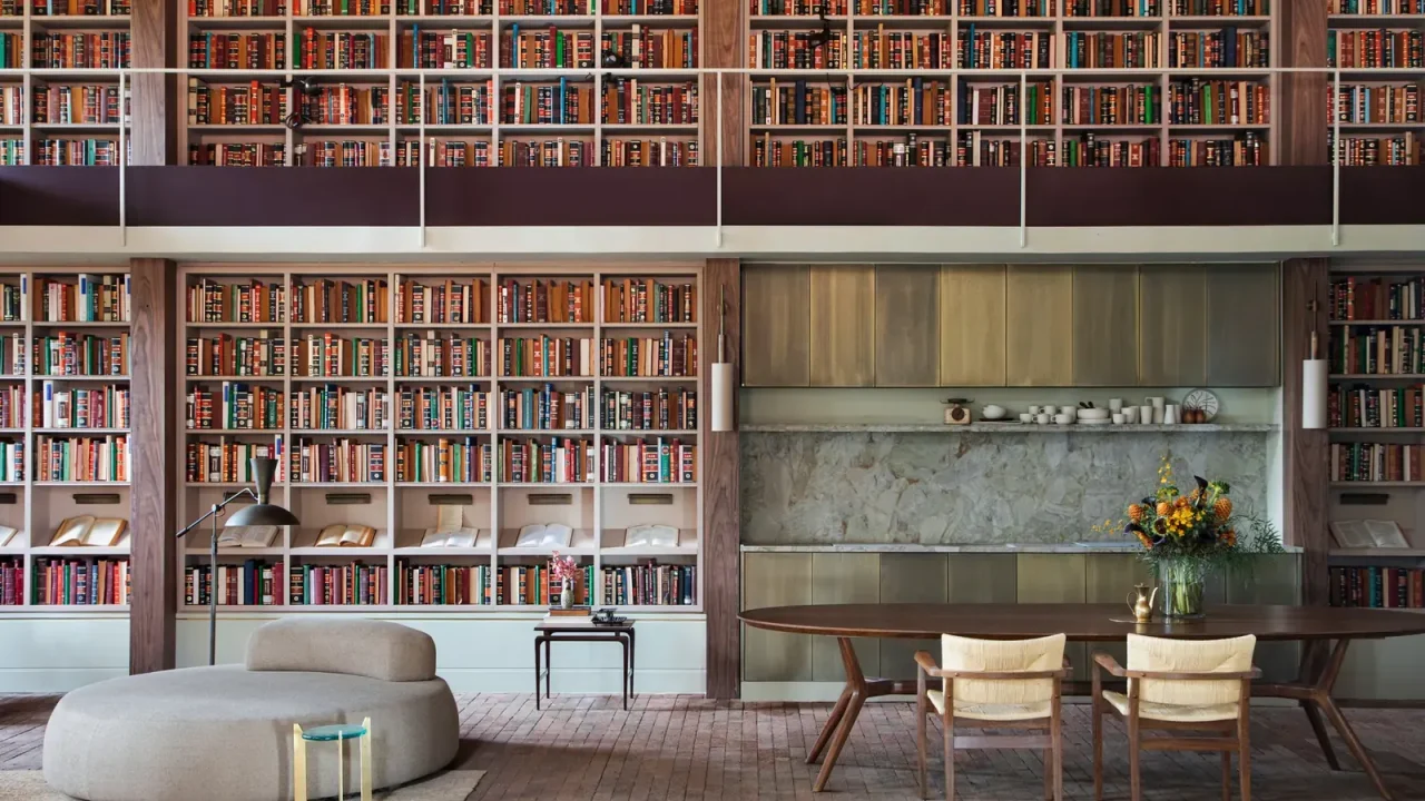 Nildo José Arquitetos Unveils Casa Coral Celeiro Alvorada at CASACOR São Paulo