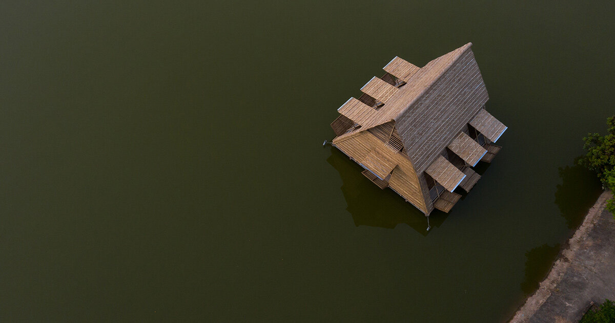 When the Ground Stops Behaving Like Ground: Six Amphibious Homes That Rise and Float With the Water