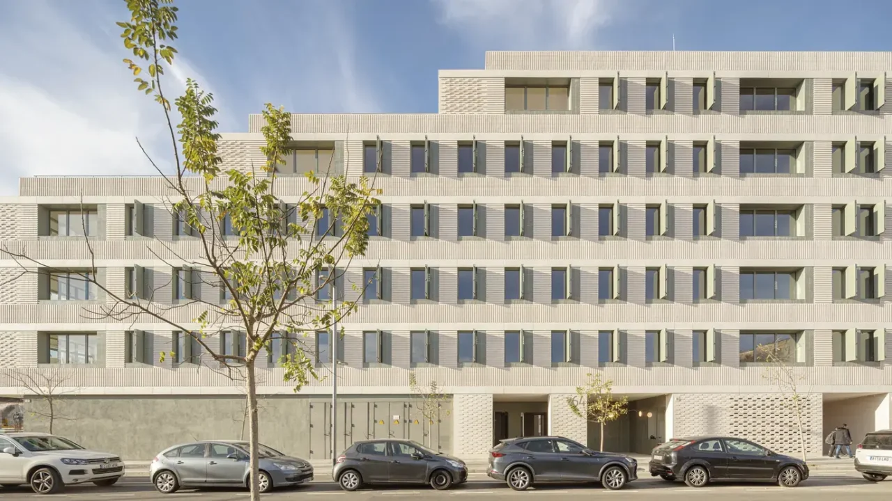 b720 Fermín Vázquez Completes 37 Build-to-Rent Homes in L’Hospitalet de Llobregat