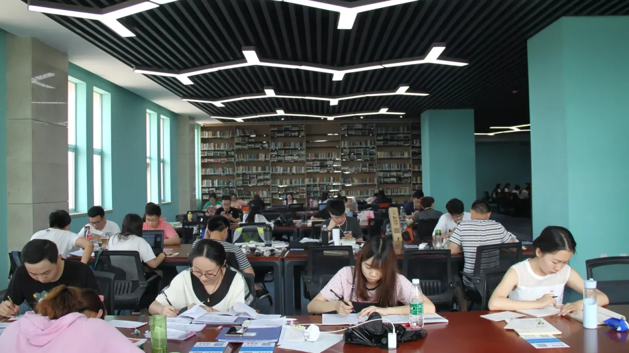 How AI Tools Are Reshaping Academic Writing for Architecture Students