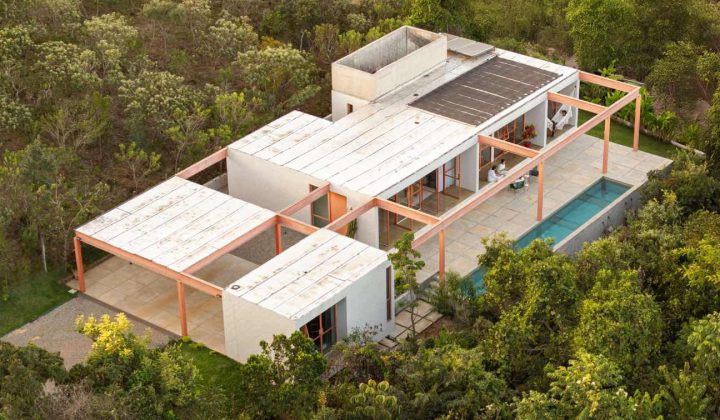 Grota House in Brasília Frames Cerrado Landscape Through Color and Structure