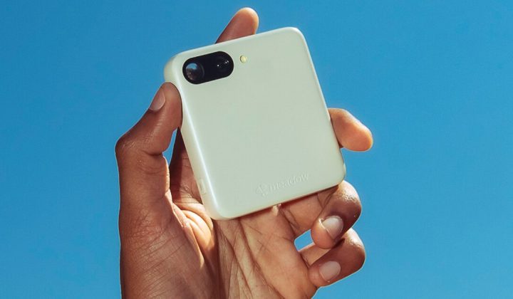 Meadow Is a Three-Inch Phone Designed for Leaving Your Smartphone at Home